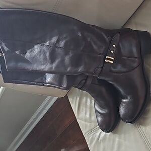 Leather boots. Franco Sarto